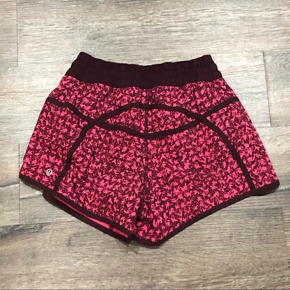 Lululemon Tracker Shorts Size 4 - Picture 7 of 10